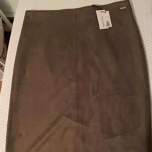 Tahari skirt, size L; faux leather, brown